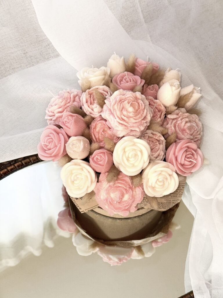 Lilled roosa-beez L-4