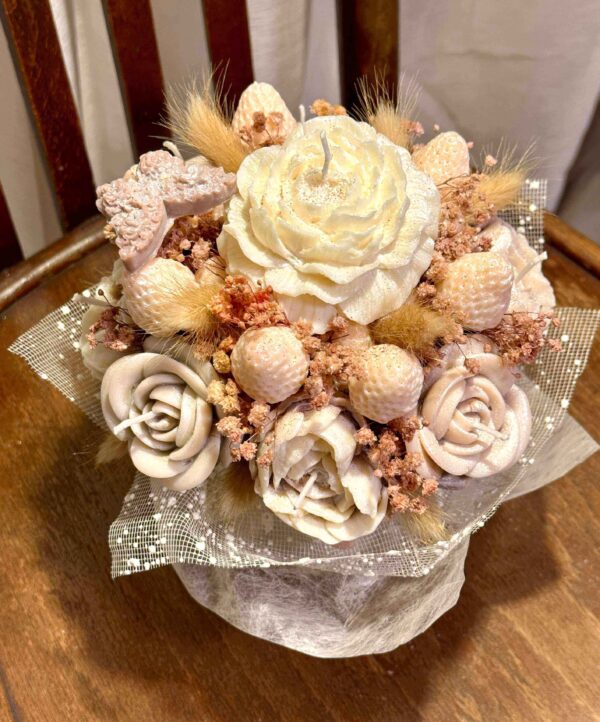 Küünlakimp vaasis “Pastelne unelm"